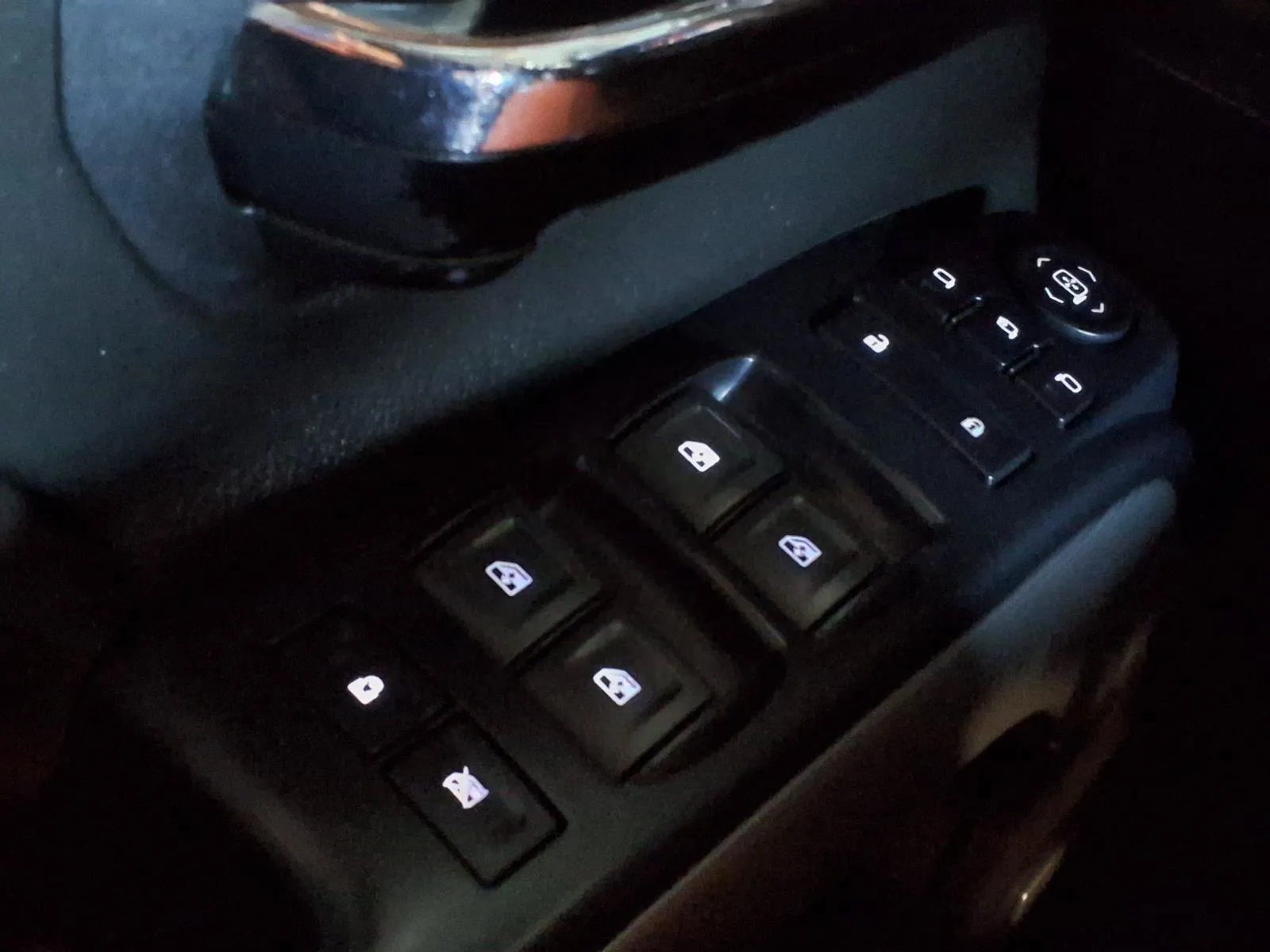 Chevrolet Silverado photo 29