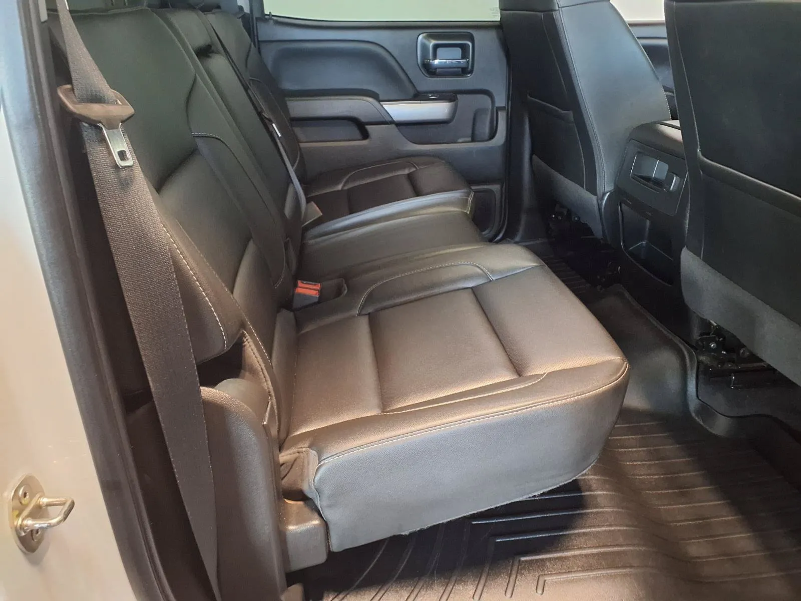 Chevrolet Silverado photo 10