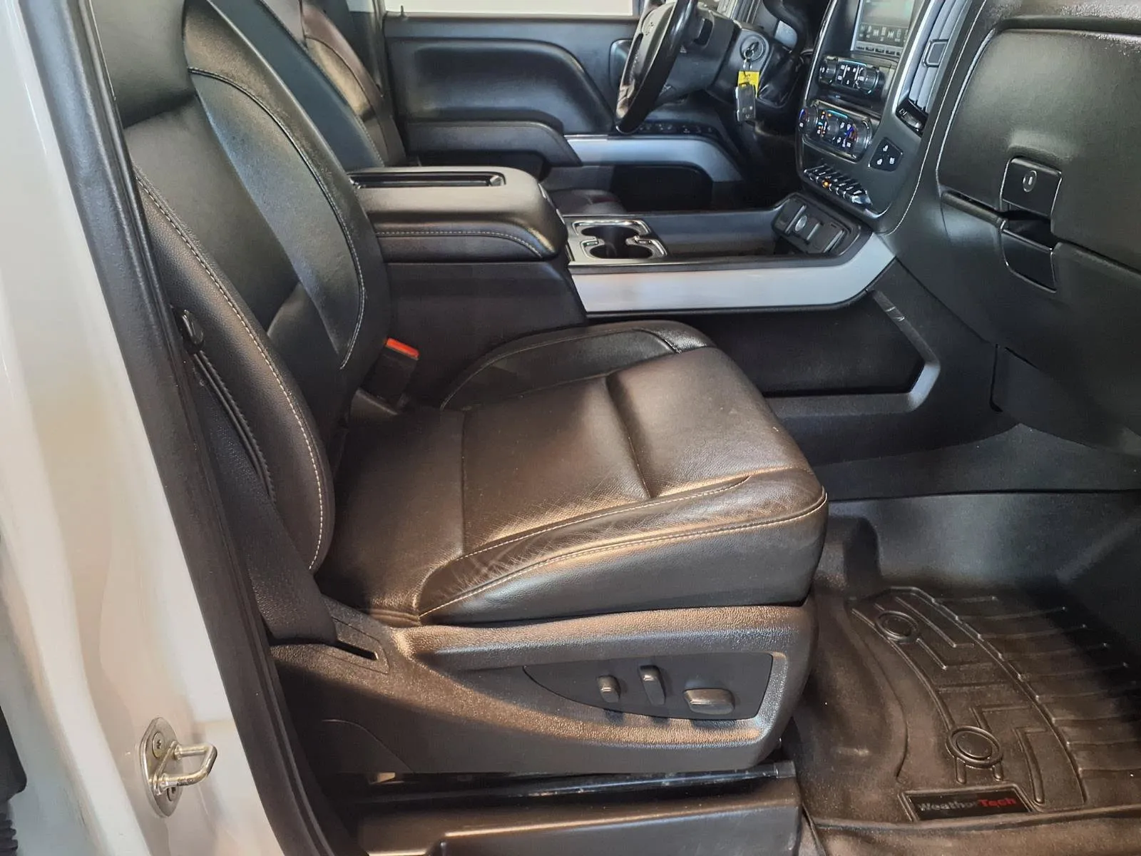 Chevrolet Silverado photo 12