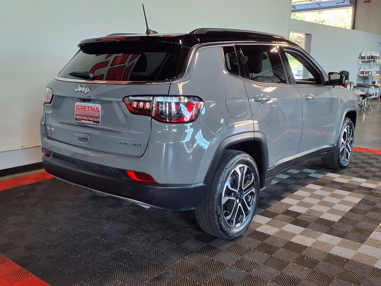 Jeep Compass photo 8