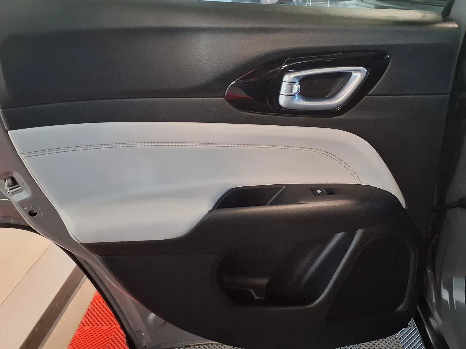 Jeep Compass photo 13