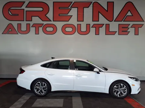 White 2023 Hyundai Sonata SEL for sale in Gretna, NE