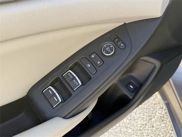 2019 Honda Accord EX - Photo 17