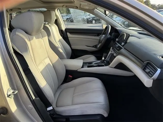 2019 Honda Accord EX - Photo 9