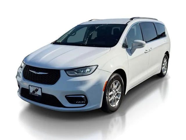 White 2022 Chrysler Pacifica Touring L for sale in Frederick, MD