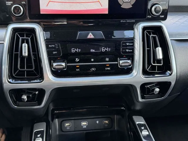 2022 Kia Sorento SX - Photo 14
