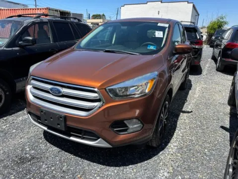 Red 2017 Ford Escape SE for sale in Frederick, MD