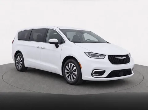 Photos of 2023 Chrysler Pacifica Hybrid Touring L for sale in Frederick, MD at AI Certified Used Cars