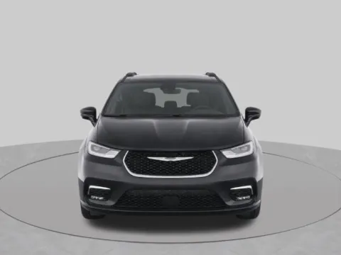 More photos of 2022 Chrysler Pacifica Touring L at Ai Certified Used Cars, MD