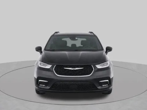 More photos of 2022 Chrysler Pacifica Touring L at AI Certified Used Cars, MD