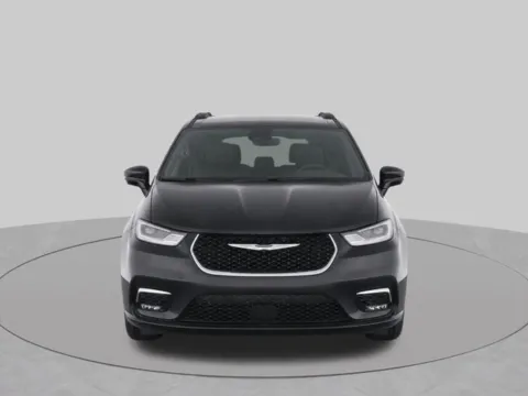 More photos of 2022 Chrysler Pacifica Touring L at AI Certified Used Cars, MD