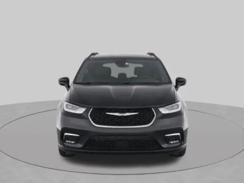 More photos of 2022 Chrysler Pacifica Touring L at Ai Certified Used Cars, MD