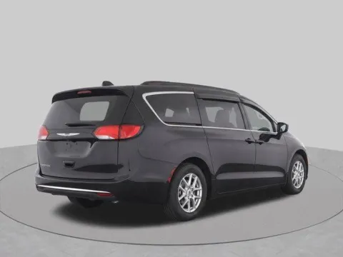 More photos of 2022 Chrysler Pacifica Touring L at Ai Certified Used Cars, MD