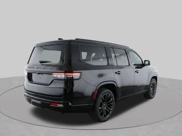 2024 Jeep Grand Wagoneer L Series II - Photo 3