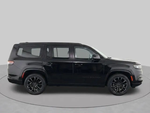 2024 Jeep Grand Wagoneer L Series II - Photo 8