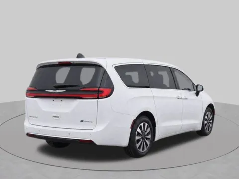 More photos of 2023 Chrysler Pacifica Hybrid Touring L at AI Certified Used Cars, MD