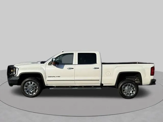 2018 GMC Sierra 2500 Denali HD Denali - Photo 2