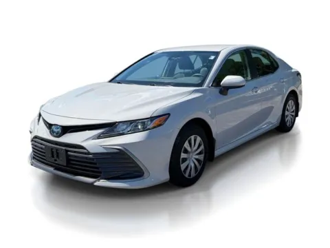 White 2023 Toyota Camry Hybrid LE for sale in Cockeysville, MD