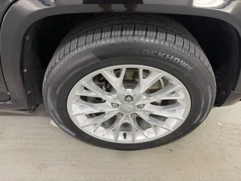 More photos of 2021 Jeep Grand Cherokee L Summit at Woody Folsom Chrysler Dodge Jeep Ram of Baxley, GA