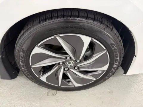 More photos of 2021 Honda Insight Touring at Woody Folsom Chrysler Dodge Jeep Ram of Baxley, GA