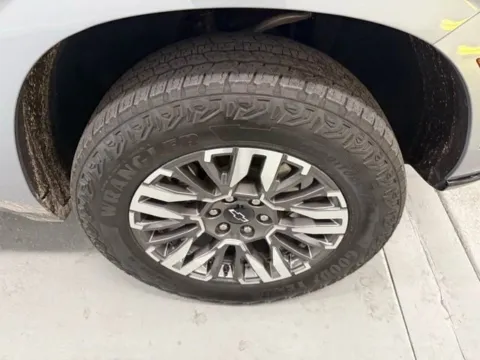 More photos of 2025 Chevrolet Suburban Z71 at Woody Folsom Chrysler Dodge Jeep Ram of Baxley, GA