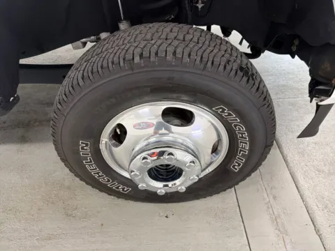 More photos of 2020 Ford Super Duty F-350 DRW Platinum at Woody Folsom Chrysler Dodge Jeep Ram of Baxley, GA