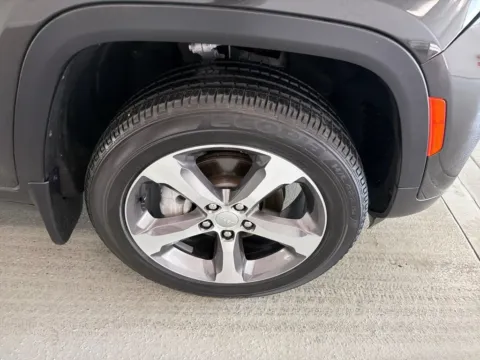 More photos of 2024 Jeep Grand Cherokee Limited at Woody Folsom Chrysler Dodge Jeep Ram of Baxley, GA
