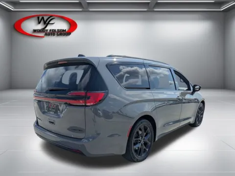 Another view of 2025 Chrysler Pacifica Limited for sale in Baxley, GA at Woody Folsom Chrysler Dodge Jeep Ram of Baxley