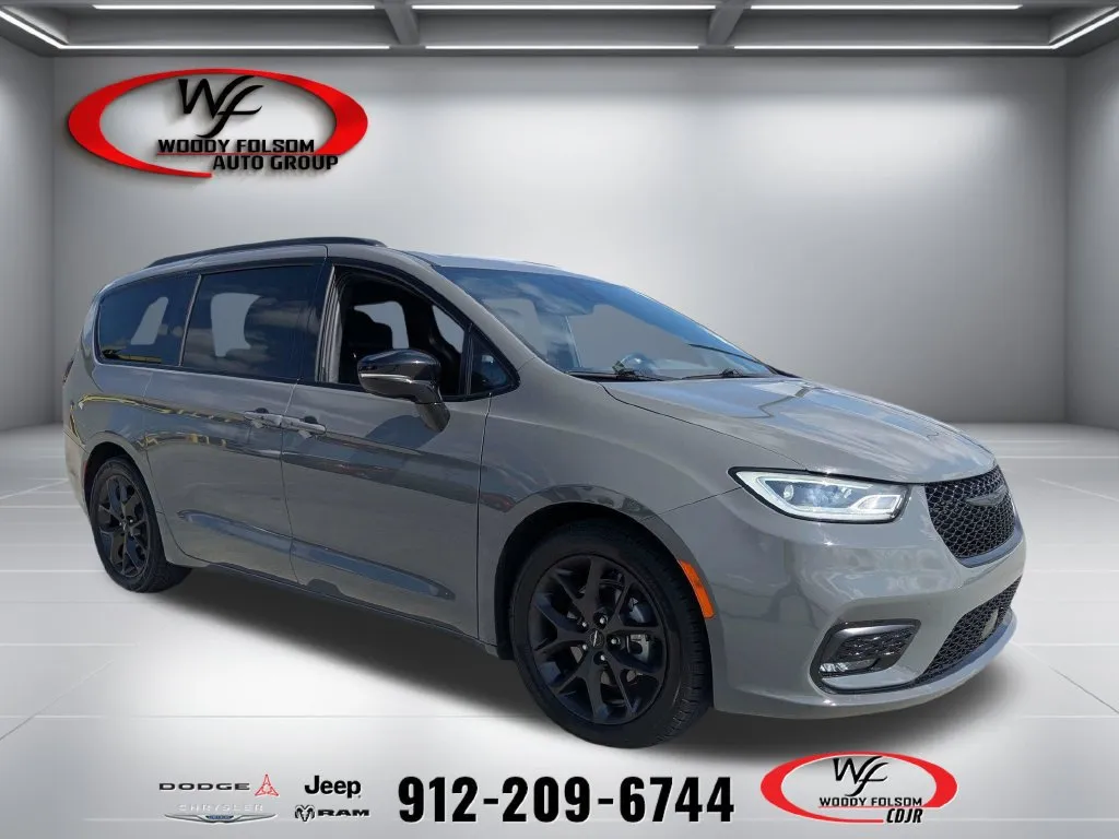 Gray 2025 Chrysler Pacifica Limited for sale in Baxley, GA