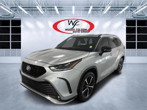 More photos of 2022 Toyota Highlander XSE at Woody Folsom CDJR of Douglas, GA