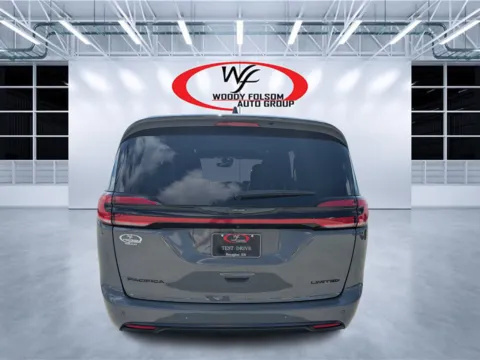 More photos of 2025 Chrysler Pacifica Limited at Woody Folsom CDJR of Douglas, GA