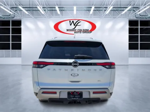 More photos of 2025 Nissan Pathfinder SL at Woody Folsom CDJR of Douglas, GA
