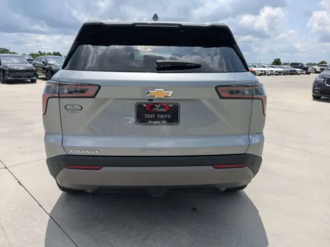 More photos of 2026 Chevrolet Equinox FWD LT at Woody Folsom CDJR of Douglas, GA
