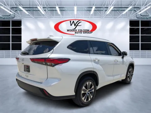Another view of 2023 Toyota Highlander XLE for sale in Douglas, GA at Woody Folsom CDJR of Douglas