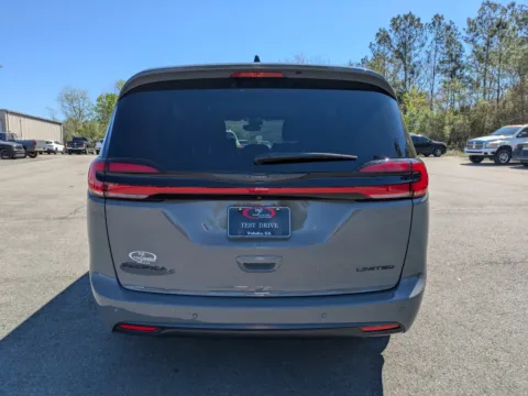 More photos of 2025 Chrysler Pacifica Limited at Woody Folsom Chrysler Dodge Jeep Ram of Vidalia, GA