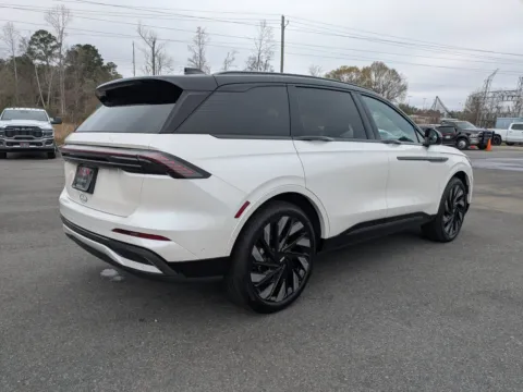 More photos of 2024 Lincoln Nautilus Reserve at Woody Folsom Chrysler Dodge Jeep Ram of Vidalia, GA