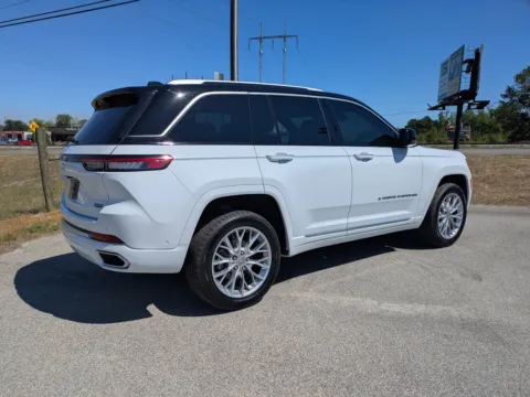 More photos of 2023 Jeep Grand Cherokee Summit at Woody Folsom Chrysler Dodge Jeep Ram of Vidalia, GA
