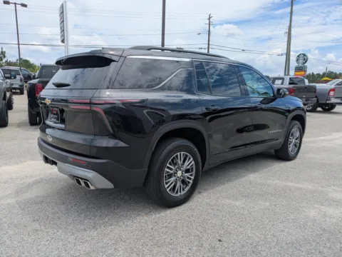 More photos of 2025 Chevrolet Traverse FWD LT at Woody Folsom Chrysler Dodge Jeep Ram of Vidalia, GA