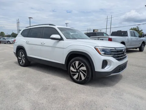 Photos of 2024 Volkswagen Atlas 2.0T SE w/Technology for sale in Vidalia, GA at Woody Folsom Chrysler Dodge Jeep Ram of Vidalia