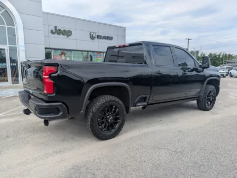 More photos of 2025 Chevrolet Silverado 2500 HD High Country at Woody Folsom Chrysler Dodge Jeep Ram of Vidalia, GA