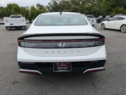 More photos of 2025 Hyundai Sonata SEL at Woody Folsom Chrysler Dodge Jeep Ram of Vidalia, GA