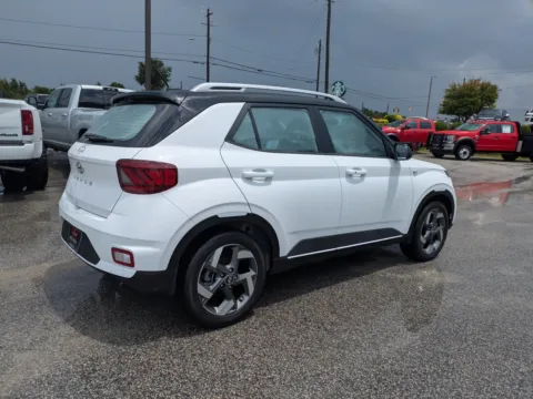 More photos of 2024 Hyundai Venue Limited at Woody Folsom Chrysler Dodge Jeep Ram of Vidalia, GA