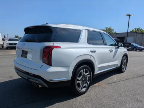 More photos of 2024 Hyundai Palisade Limited at Woody Folsom Chrysler Dodge Jeep Ram of Vidalia, GA
