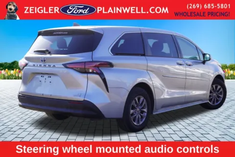 More photos of 2021 Toyota Sienna LE at Zeigler Ford of Plainwell, MI