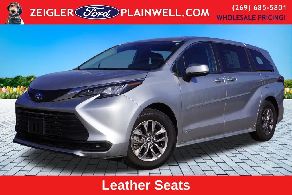 2021 Toyota Sienna LE for sale in Plainwell, MI