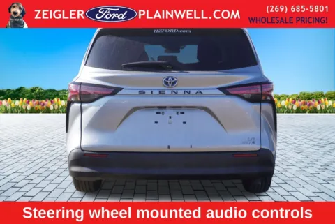 More photos of 2021 Toyota Sienna LE at Zeigler Ford of Plainwell, MI