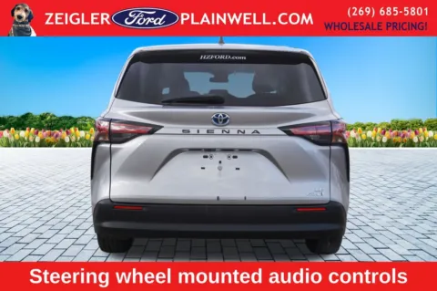 More photos of 2021 Toyota Sienna LE at Zeigler Ford of Plainwell, MI