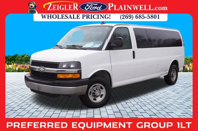 2016 Chevrolet Express Passenger LS's photo