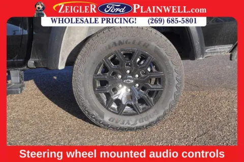 More photos of 2024 Chevrolet Colorado Trail Boss at Zeigler Ford of Plainwell, MI
