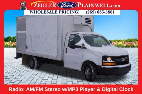 More photos of 2016 Chevrolet Express 4500 at Zeigler Ford of Plainwell, MI